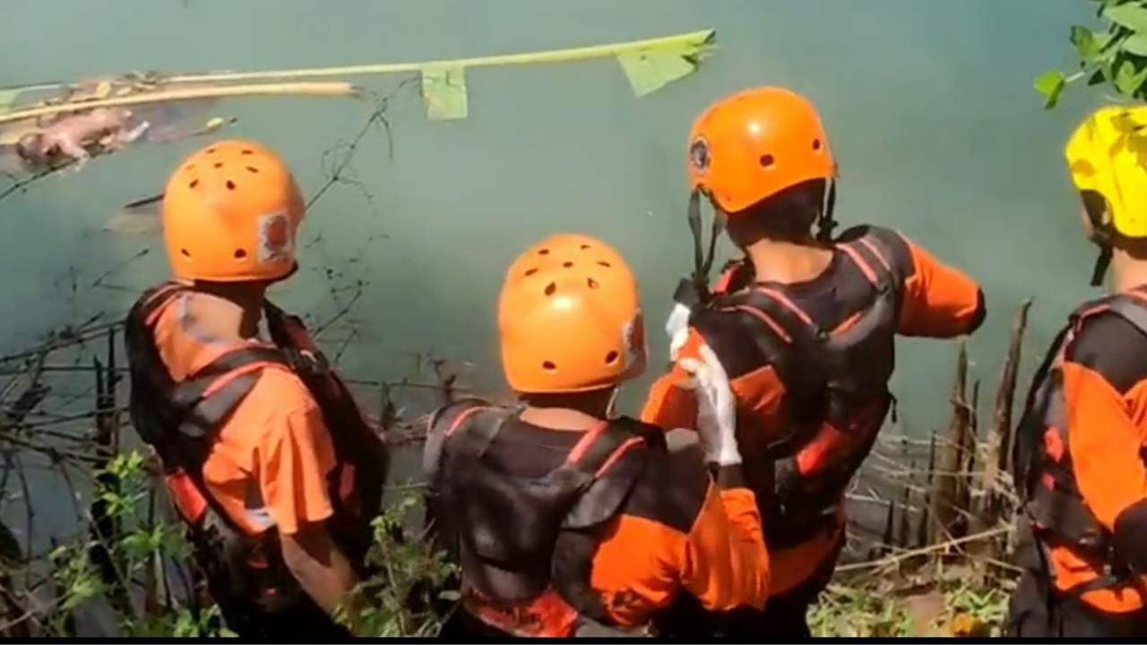 Gegerkan Warga Pangkep, Jasad Bayi Laki-laki Ditemukan Mengapung di Sungai 2 Gegerkan Warga Pangkep, Jasad Bayi Laki-laki Ditemukan Mengapung di Sungai
