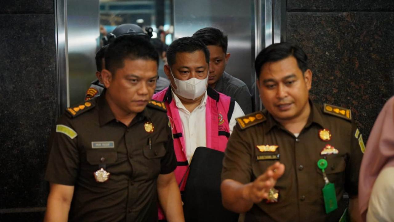 Kejati Sulsel Tetapkan 3 Tersangka Baru Kasus PDAM Makassar 3 Kejati Sulsel Tetapkan 3 Tersangka Baru Kasus PDAM Makassar