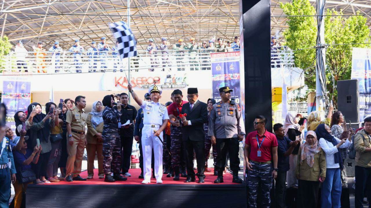 Danny Pomanto-Brigjen TNI Amir Kasman Lepas Peserta City Parade MNEK 2023