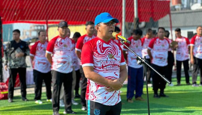 Wali Kota Danny Ikut Laga Ekshibisi Turnamen Kapolrestabes Cup 2023 Lawan JPU Polrestabes Makassar