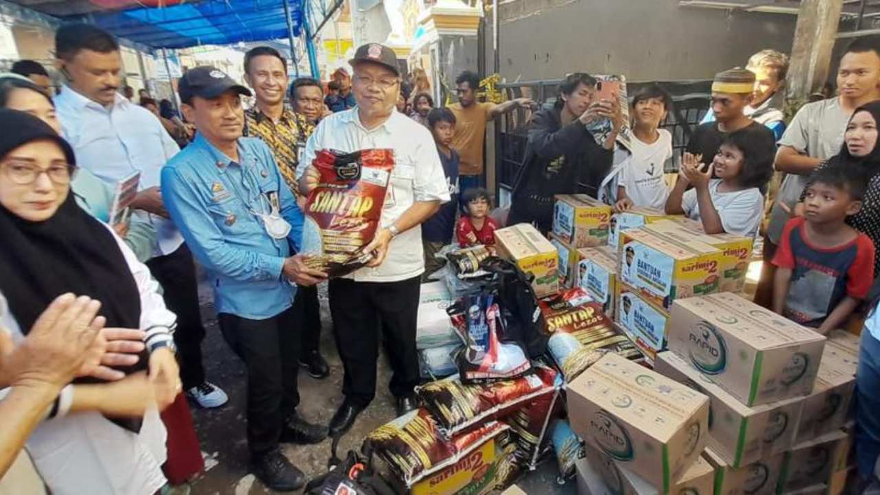 Gubernur Sulsel Kerahkan Dinsos-BPBD Penyaluran Bantuan Logistik Korban Kebakaran di Jl. Andi Djemma Makassar