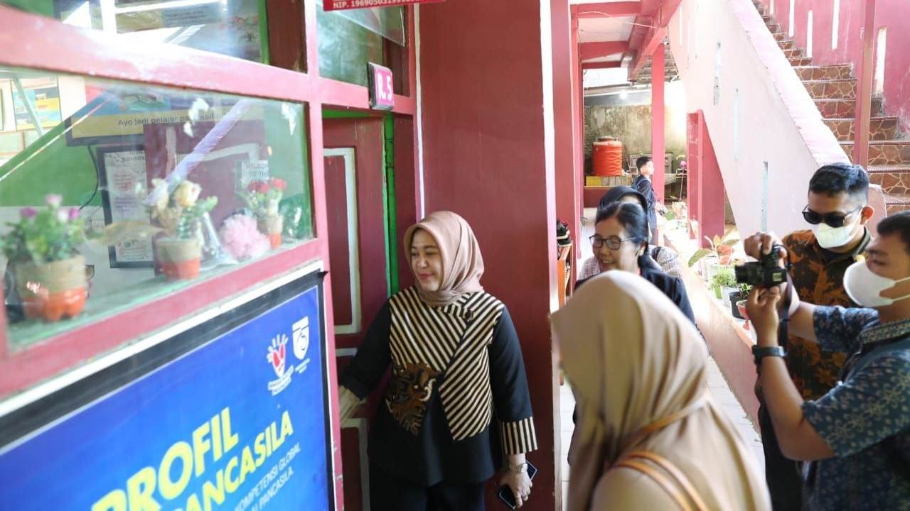 Wujudkan Sekolah Terintegrasi, Fatmawati Rusdi Tinjau SDN di 4 Kecamatan