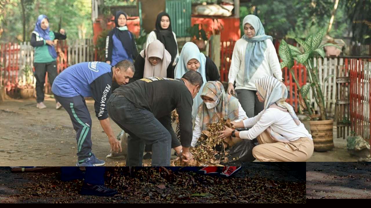 Peringati Hari Lingkungan Hidup: Indira Mulyasari Pimpin Pegawai PDAM Makassar Bersihkan Pinggiran Saluran Air