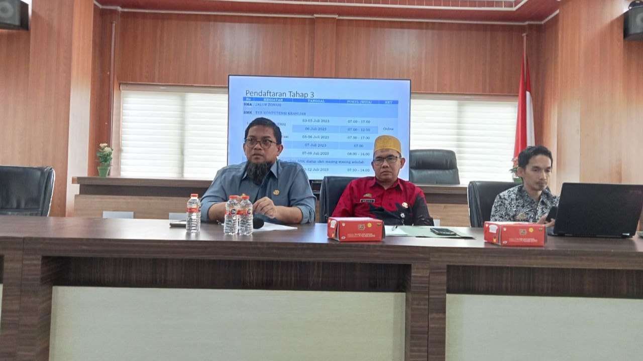 Kadisdik Sulsel Ancam Copot Kepsek yang Berani "Main" dalam PPDB 2023