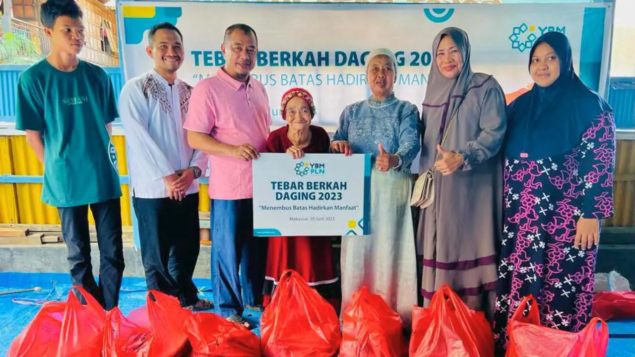YBM PLN Sulserabar Siapkan 1800 Bingkisan Berkah Daging kepada Lansia dan Dhuafa