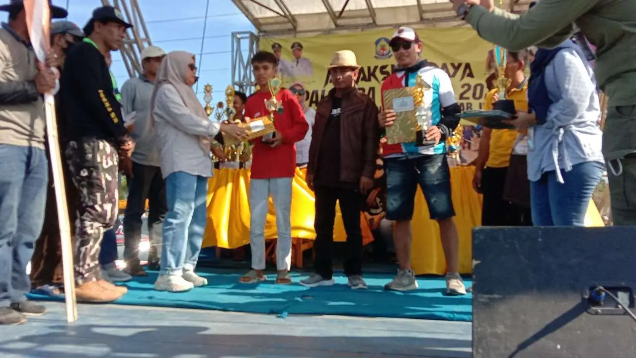 Wabup Jeneponto Tutup Atraksi Budaya Palumba Jarang di Bangkala, Begini Pesannya 3 Wabup Jeneponto Tutup Atraksi Budaya Palumba Jarang di Bangkala, Begini Pesannya