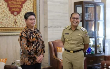 Walkot Danny Tandatangani MoU Layanan Publik Perbankan dengan Bank Mandiri 7 Walkot Danny Tandatangani MoU Layanan Publik Perbankan dengan Bank Mandiri