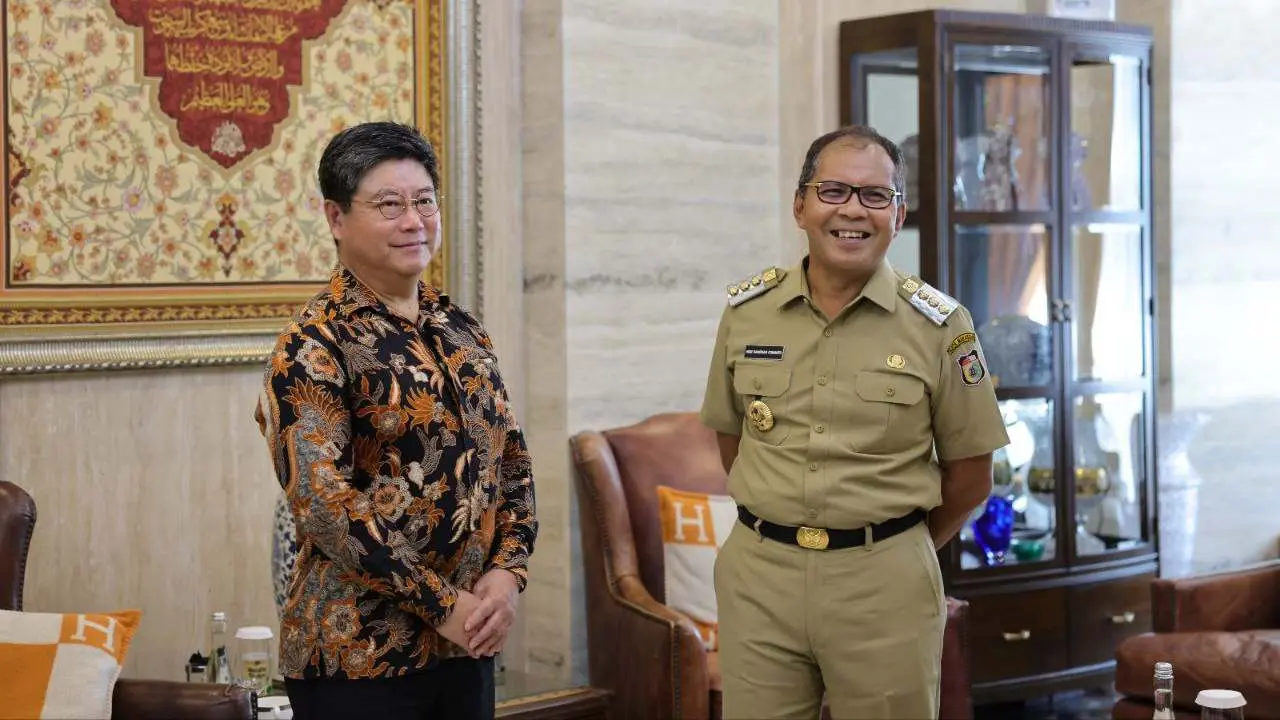 Walkot Danny Tandatangani MoU Layanan Publik Perbankan dengan Bank Mandiri