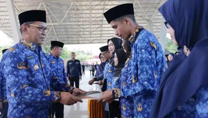 Walkot Danny Motivasi 680 PPPK Guru dalam Simbolisasi Penyerahan SK & Sumpah Jabatan