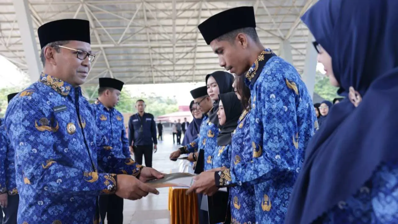 Walkot Danny Motivasi 680 PPPK Guru dalam Simbolisasi Penyerahan SK & Sumpah Jabatan