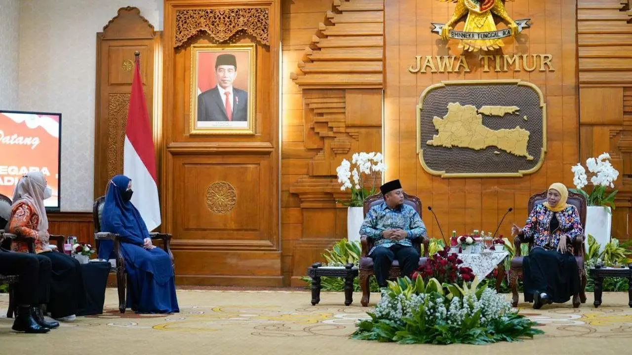 Didampingi Ketua PKK Noaemi Octarina, Gubernur Sulsel Bertemu Gubernur Jatim Perkuat Kerjasama 3 Didampingi Ketua PKK Noaemi Octarina, Gubernur Sulsel Bertemu Gubernur Jatim Perkuat Kerjasama