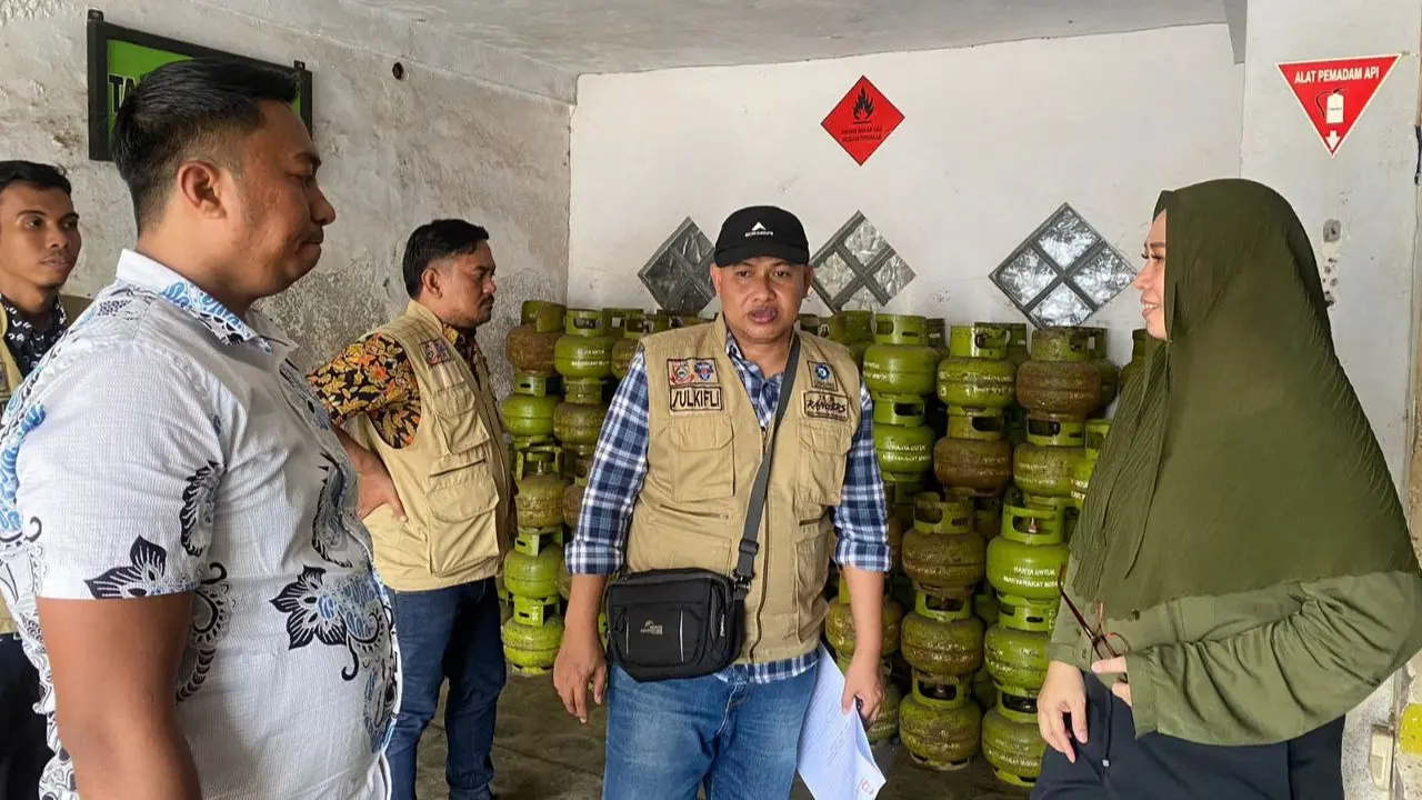 Respon Cepat Keluhan Warga, Disdag Makassar Sidak Pangkalan LPG 3 kg