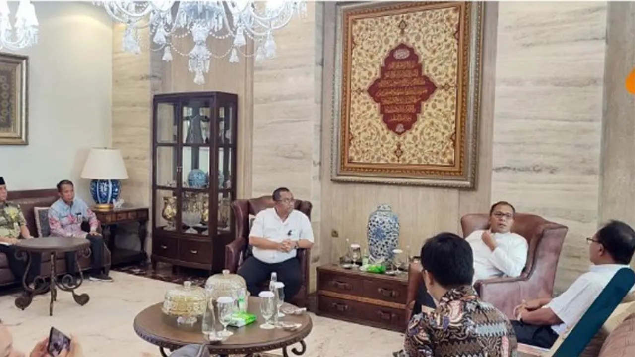 Kepala Bappeda Dampingi Wali Kota Makassar Terima Kunjungan Tim Penilai Bappenas PPD 2023