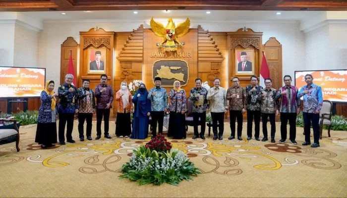 Didampingi Ketua PKK Noaemi Octarina, Gubernur Sulsel Bertemu Gubernur Jatim Perkuat Kerjasama