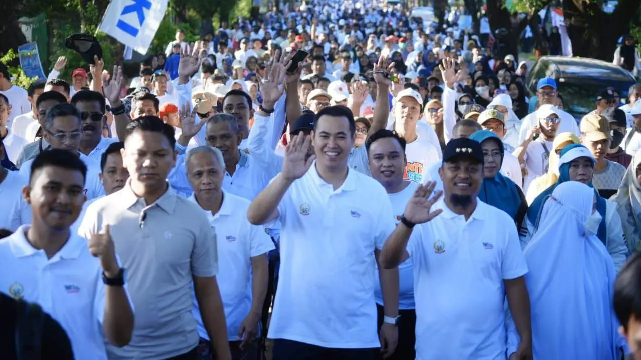 Warga Pangkep "Menyemut" Jalan Sehat Anti Mager Bersama Gubernur