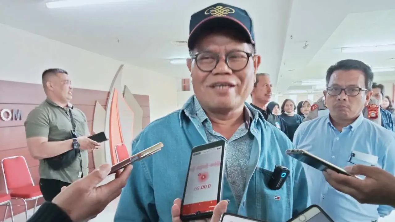 Rektor Universitas Negeri Makassar, Prof Husain Syam