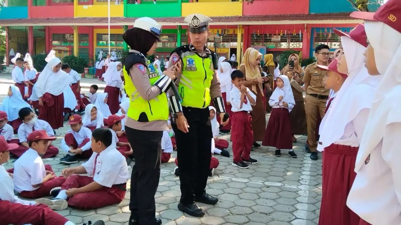 Sambut HUT Lalu Lintas ke-68, Satlantas Polres Jeneponto Sosialisasi Pocil di SD