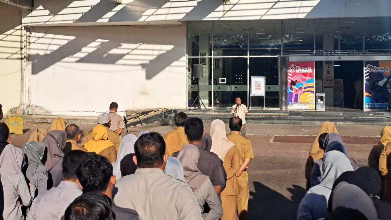 Pimpin Apel Pagi, Kasatpol Ikhsan Harapkan Peningkatan Kualitas Kinerja & Kedisiplinan 3 Pimpin Apel Pagi, Kasatpol Ikhsan Harapkan Peningkatan Kualitas Kinerja & Kedisiplinan