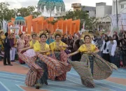 Kontingen Makassar Meriahkan Pawai Karnaval Expo Dekranasda Sulsel 2023 di Wajo