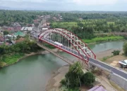 Jembatan Lama Pacongkang Rawan Roboh, Pemprov Sulsel Hadirkan yang Baru dengan Konstruksi Lengkung Baja