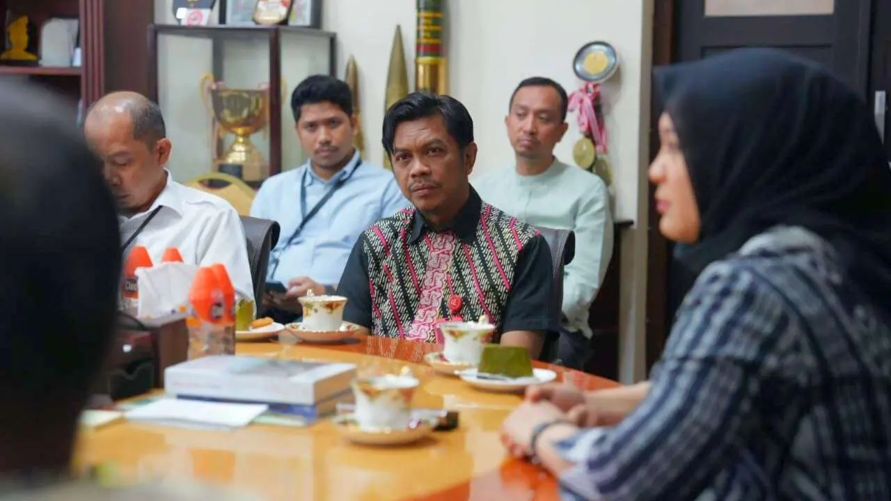 Firman Pagarra Jelaskan Langsung Aplikasi “PAKINTA” di Hadapan Wali Kota Tarakan