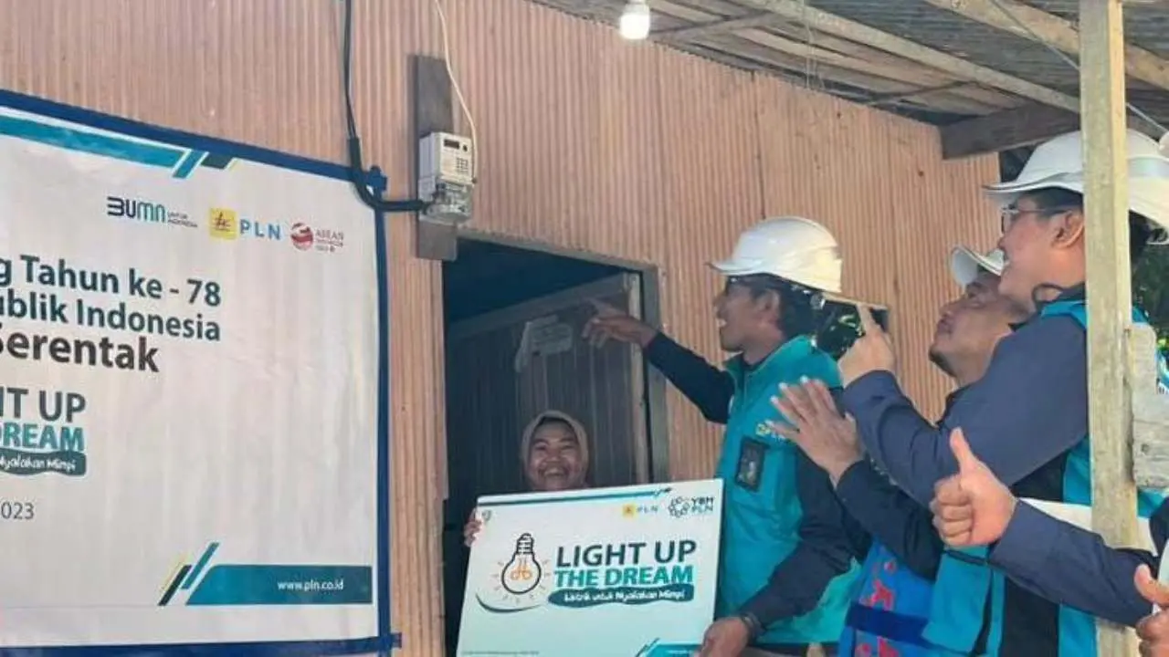 Sambungan Listrik Gratis bagi 449 pelanggan oleh PLN UID Sulselrabar dalam Program Light Up The Dream 2 Sambungan Listrik Gratis bagi 449 pelanggan oleh PLN UID Sulselrabar dalam Program Light Up The Dream