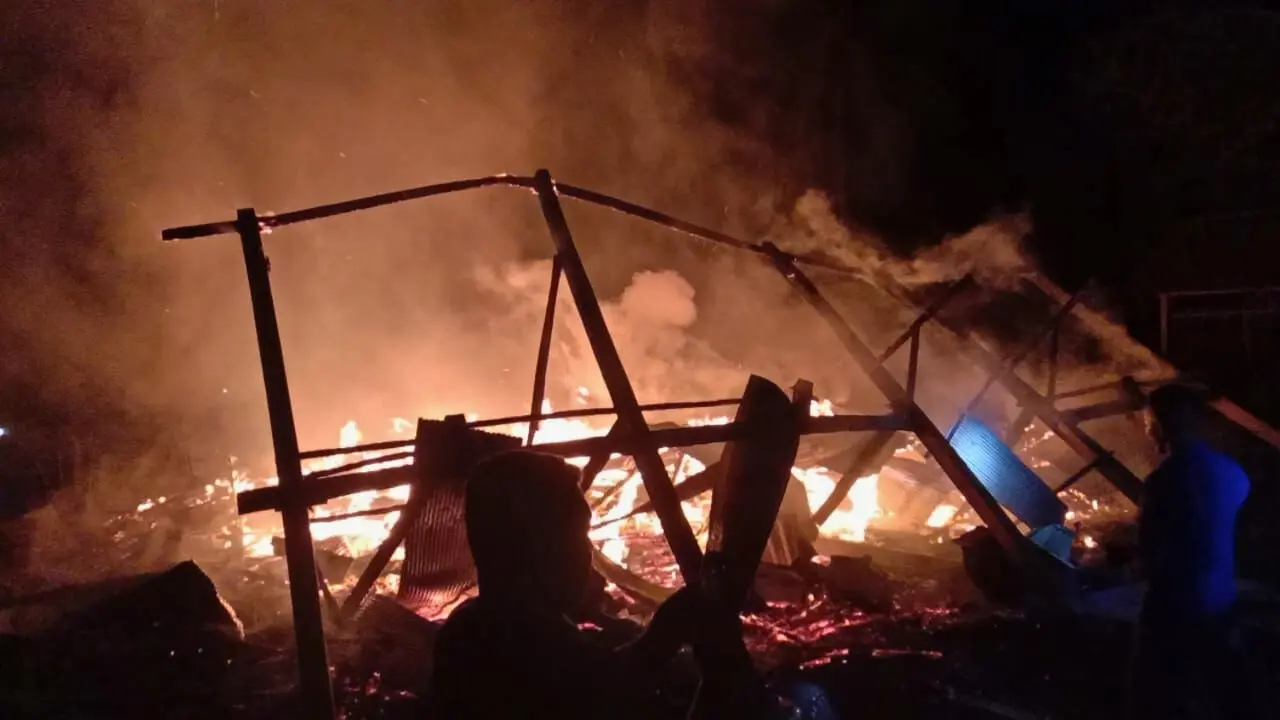 Lagi, 1 Unit Rumah Panggung di Karelayu Jeneponto Ludes Terbakar