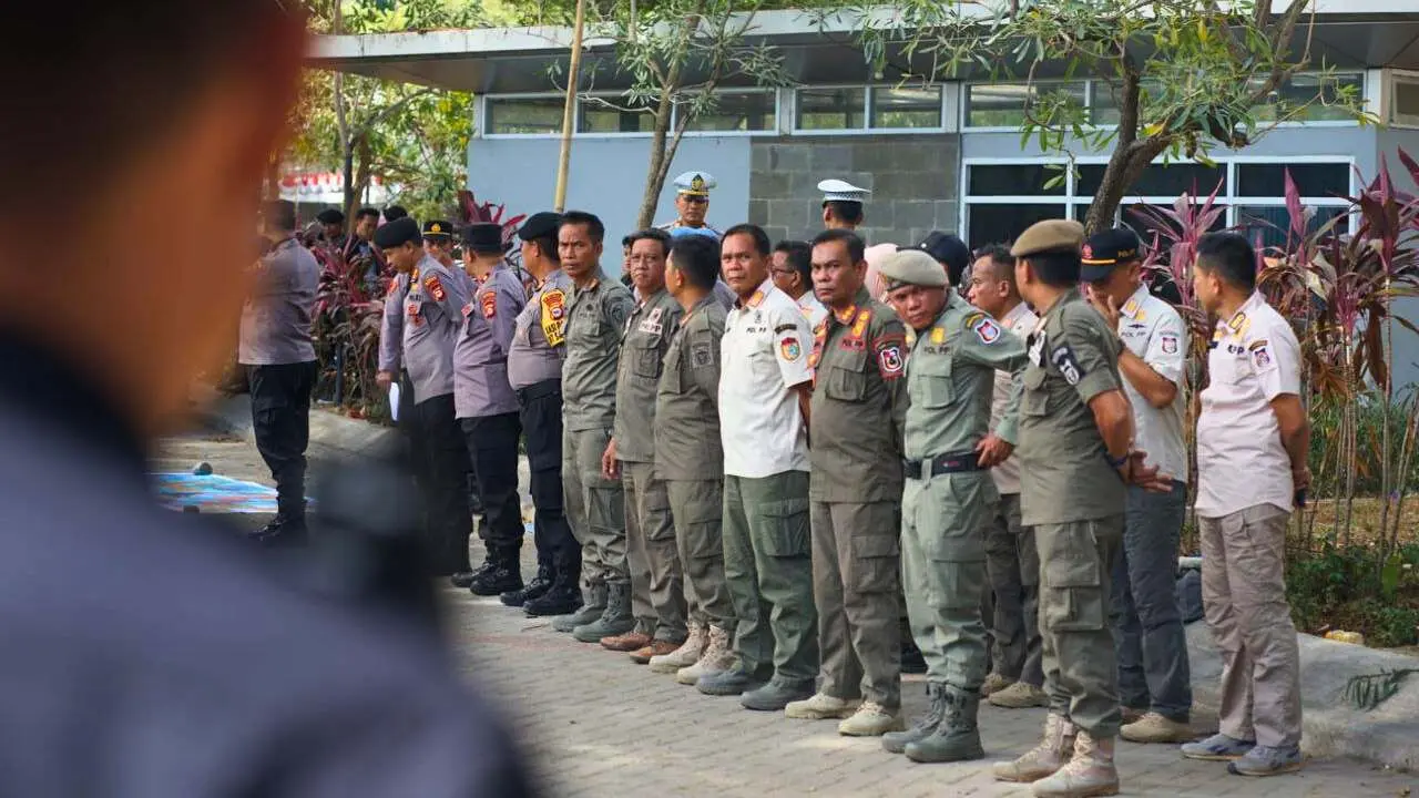 Apel Pengamanan Makassar F8, Kasatpol Turunkan 300 Personil 2 Apel Pengamanan Makassar F8, Kasatpol Turunkan 300 Personil