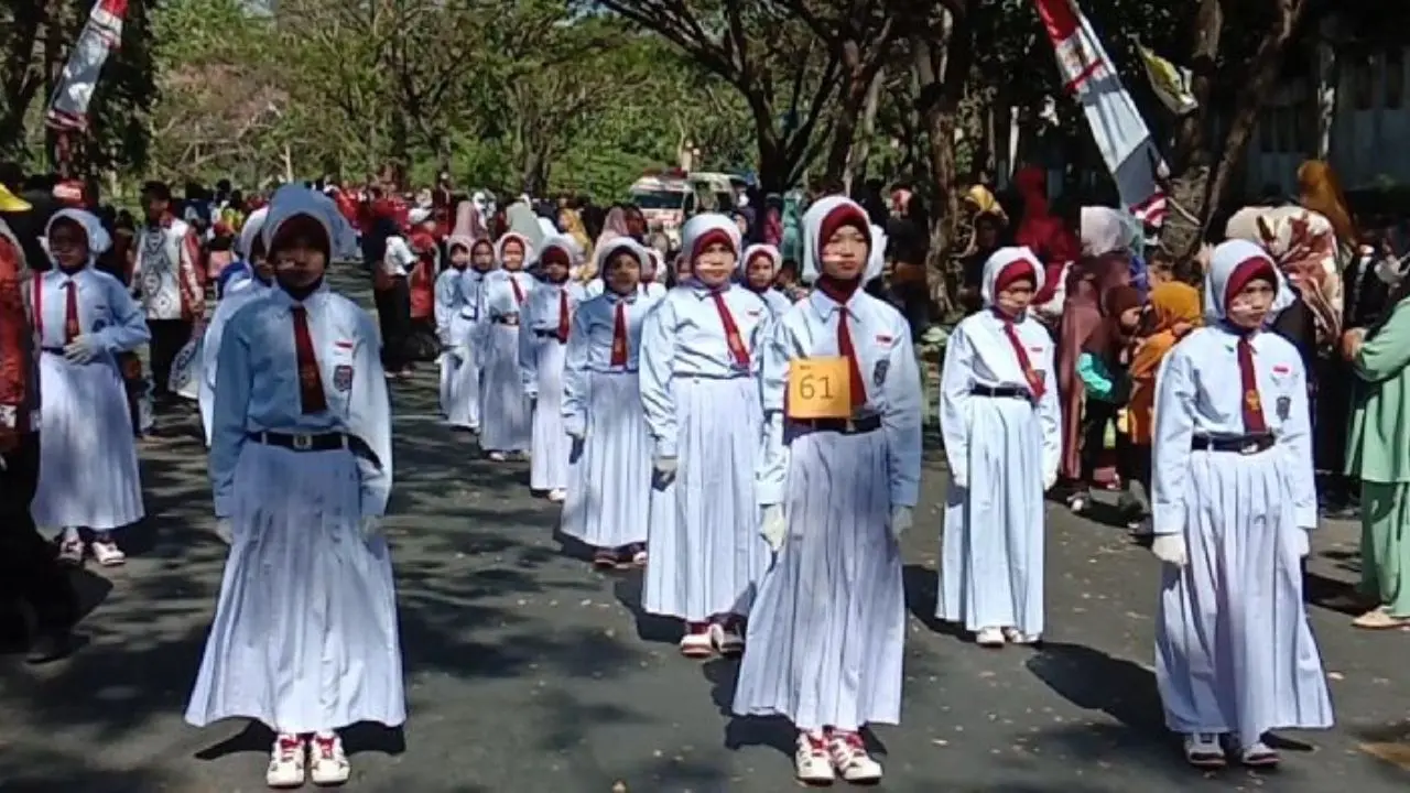 Lomba Gerak Jalan Tingkat Pelajar Begitu Meriah di Jeneponto dalam Menyambut HUT RI ke-78