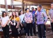 Danny Pomanto Bangga Perlihatkan Pembuatan Kapal Pinisi ke Peserta Senior Management Programme Singapore