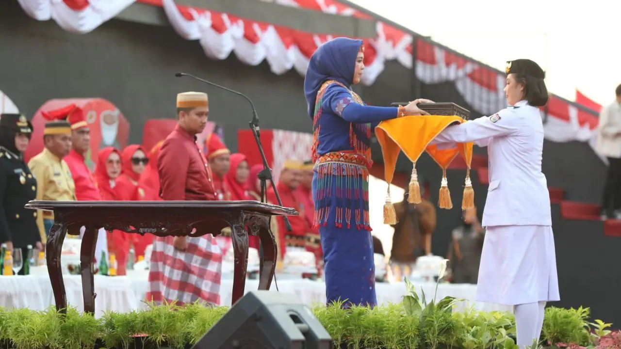 HUT Ke-78 RI: Fatmawati Rusdi Apresiasi Paskibra