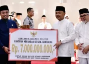 Gubernur Andi Sudirman Kembali Gelontorkan Rp7 Miliar Bantuan Keuangan untuk Bantaeng