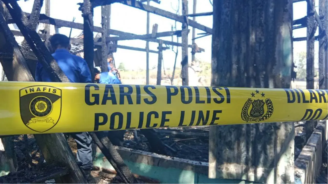 Diduga Korsleting Listrik, Dua Rumah di Pangkep Hangus Terbakar