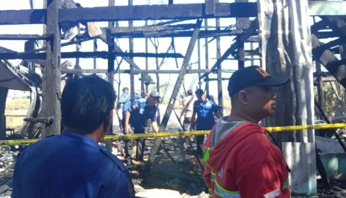Diduga Korsleting Listrik, Dua Rumah di Pangkep Hangus Terbakar