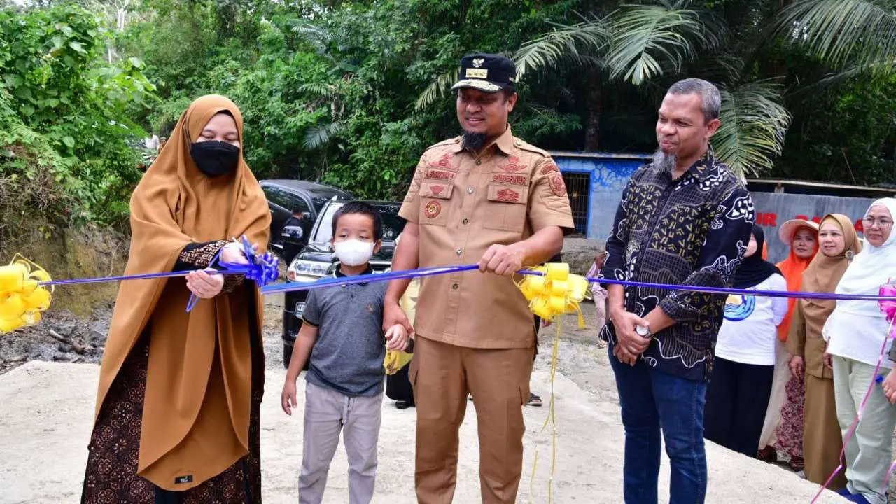 Gubernur Bersama Ketua TP PKK Sulsel Resmikan Embung Agrowisata Pallae, Aliri Persawahan Warga Bone