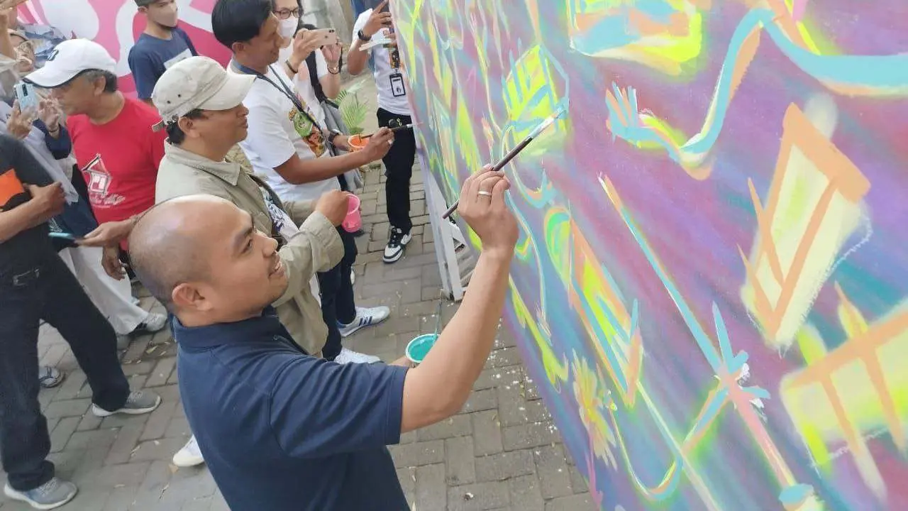 Kadispar Makassar Resmi Buka Pasar Seni Rupa 2 Kadispar Makassar Resmi Buka Pasar Seni Rupa