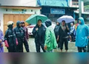 Sekcam Ujung Tanah Pantau Banjir di Wilayahnya