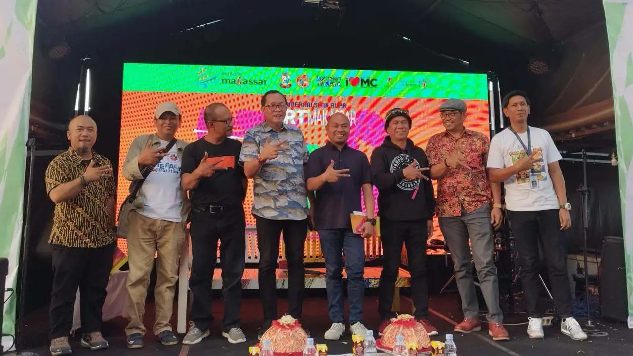 Kadispar Makassar Resmi Buka Pasar Seni Rupa