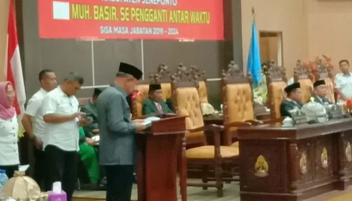 Begini Pesan Bupati Iksan di Pelantikan PAW Anggota DPRD Jeneponto Muh. Basir