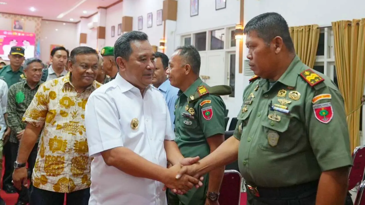 Pj Gubernur Sulsel Sampaikan Arahan di Akhir Masa Jabatan Andi Fashar Padjalangi-Ambo Dalle