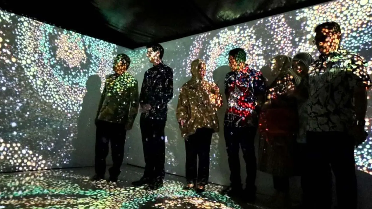 Walkot Danny Pomanto Resmi Buka Pameran Walking Through A Songline di Makassar
