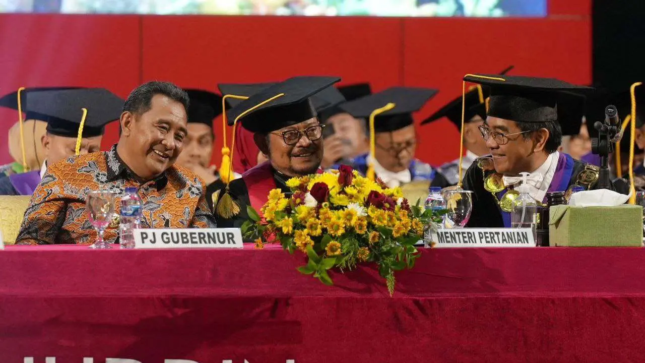Dies Natalis Unhas: Pj Gubernur Sulsel Harap Kampus Berkontribusi untuk Ketahanan Pangan 3 Dies Natalis Unhas: Pj Gubernur Sulsel Harap Kampus Berkontribusi untuk Ketahanan Pangan