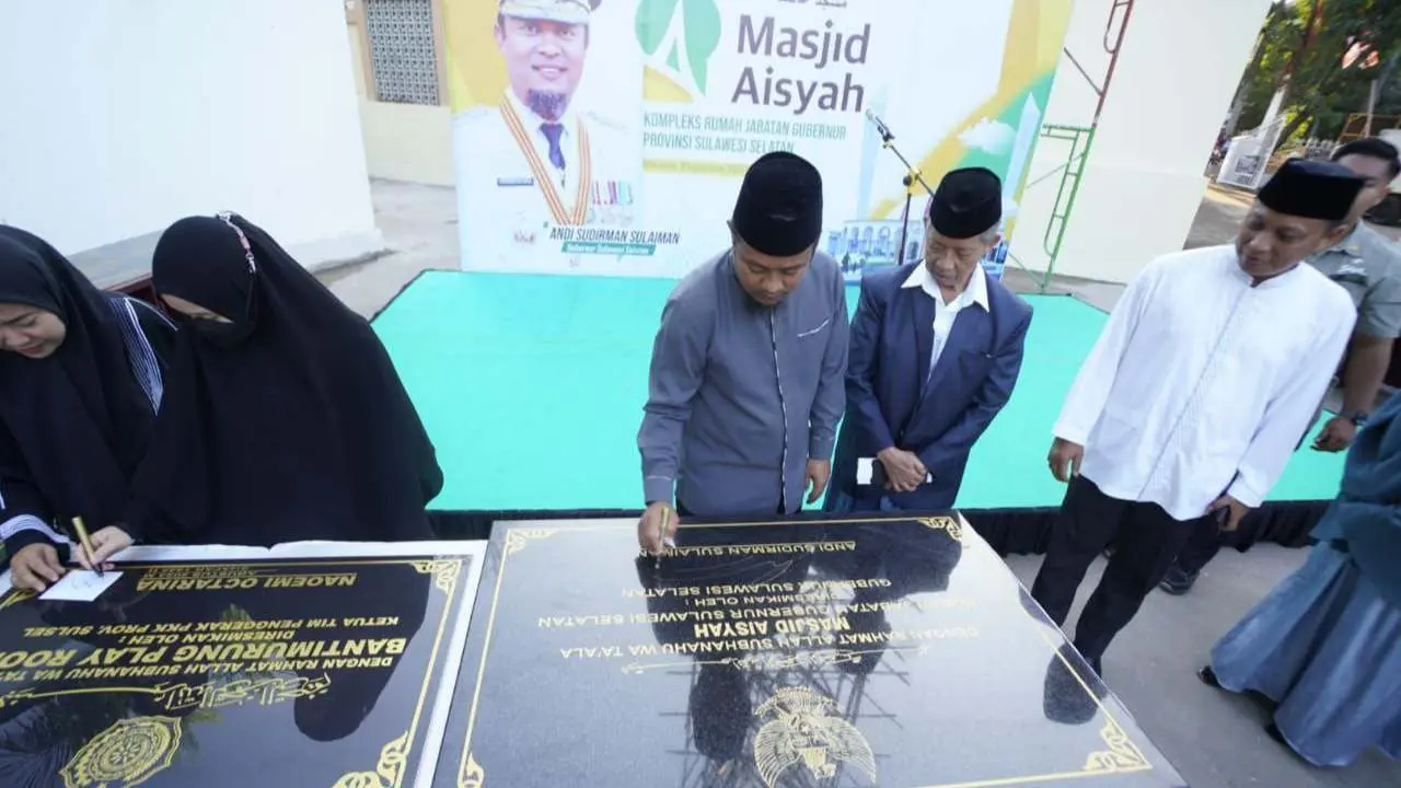 Andi Sudirman Resmikan Masjid Aisyah Rujab Gubernur Sulsel