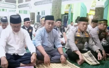 Camat Manggala Dampingi Kaporestabes Makassar Safari Sholat Subuh di Masjid Al Amin