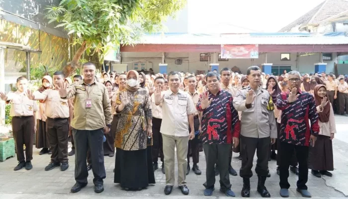 Kesbangpol-BNN Sulsel Deklarasi Sekolah Bersih Narkoba di SMPN 29 Makassar