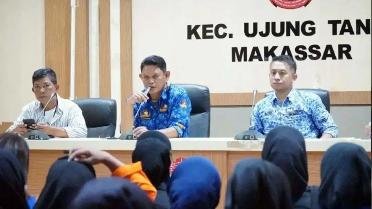 Camat dan Sekcam Ujung Tanah Pimpin Langsung Rapat Bulanan Satgas Kebersihan