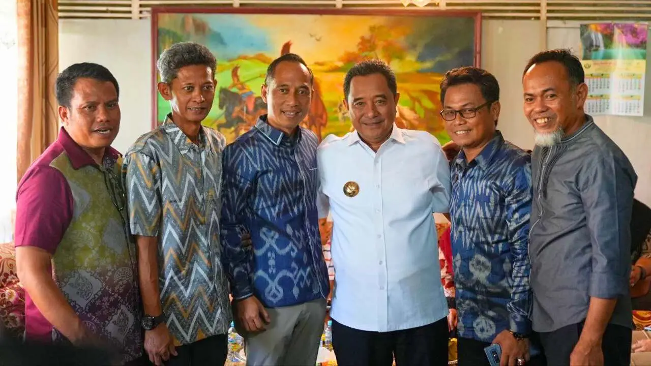 Sukses Berkarier di Kemendagri, Pj Gubernur Bahtiar Ternyata Awali Karier Sebagai Staf Kecamatan di Kabupaten Wajo 3 Sukses Berkarier di Kemendagri, Pj Gubernur Bahtiar Ternyata Awali Karier Sebagai Staf Kecamatan di Kabupaten Wajo