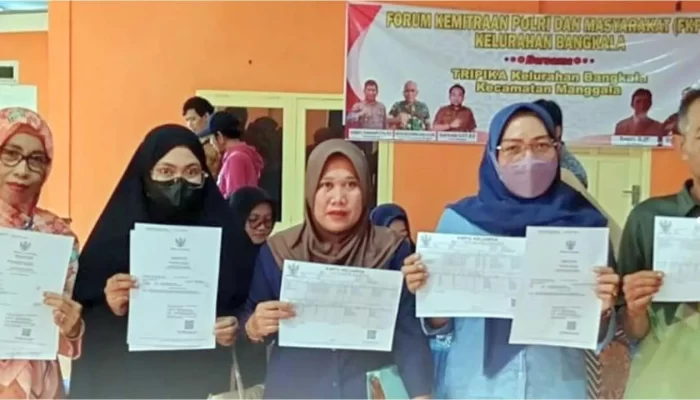 Dukcapil Layani Penerbitan Langsung Akta Lahir dan Akta Kematian di Kelurahan Bangkala