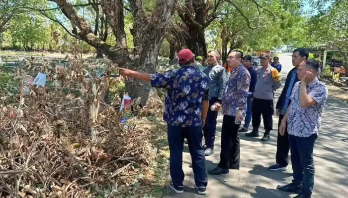 Tim Dinas Pertanahan Makassar Tinjau Batas Tanah TPU Sudiang