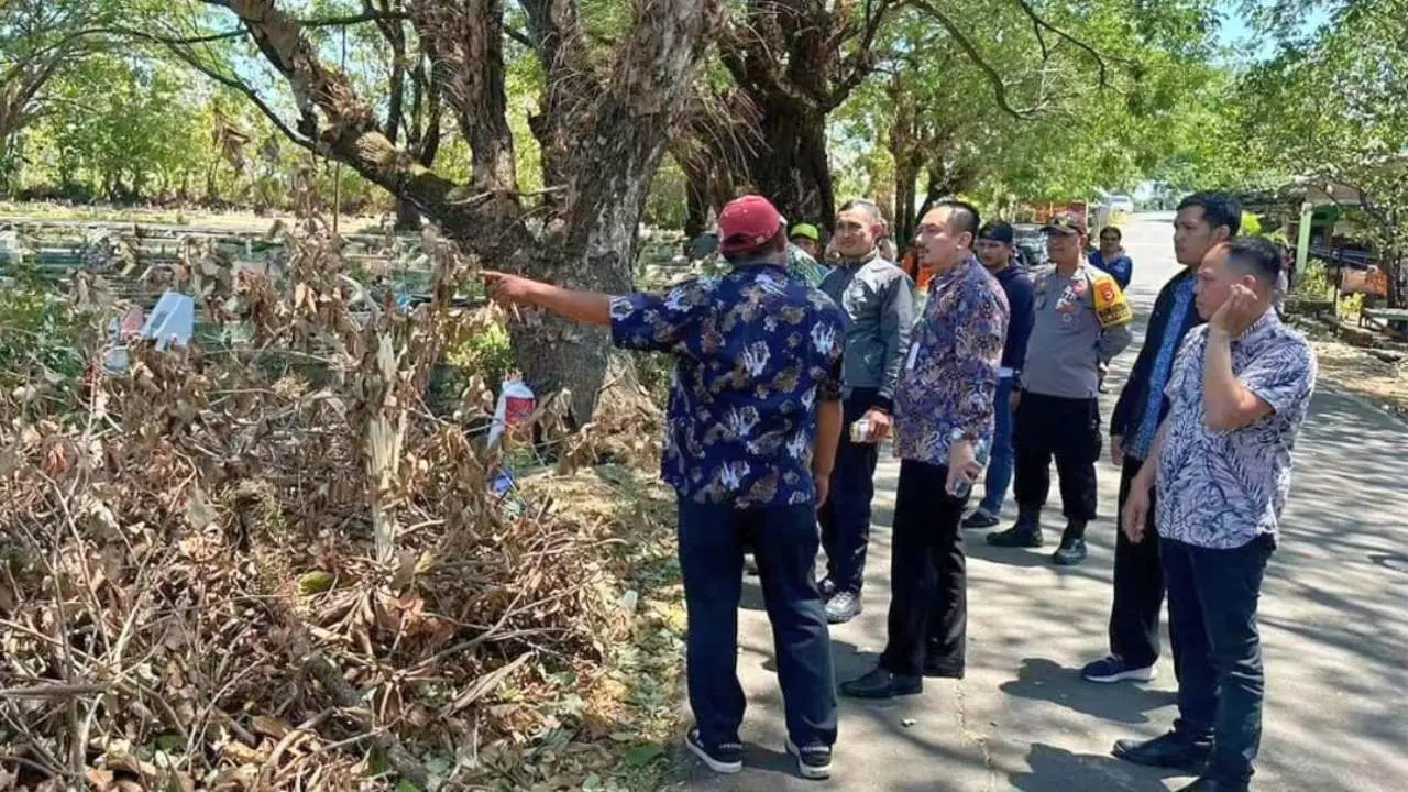 Tim Dinas Pertanahan Makassar Tinjau Batas Tanah TPU Sudiang